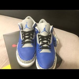 Air Jordan 3 varsity royal
